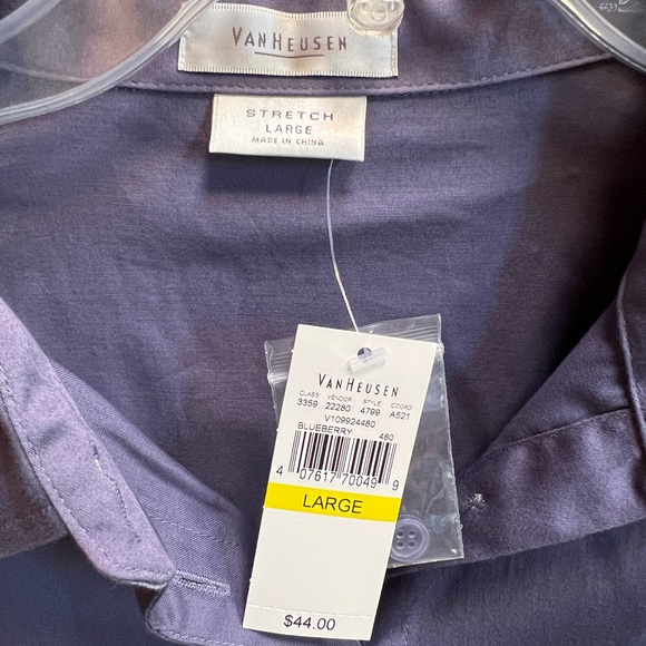 Never worn Large women’s Van Heusen long sleeve shirt. Original Tags - Picture 4 of 5